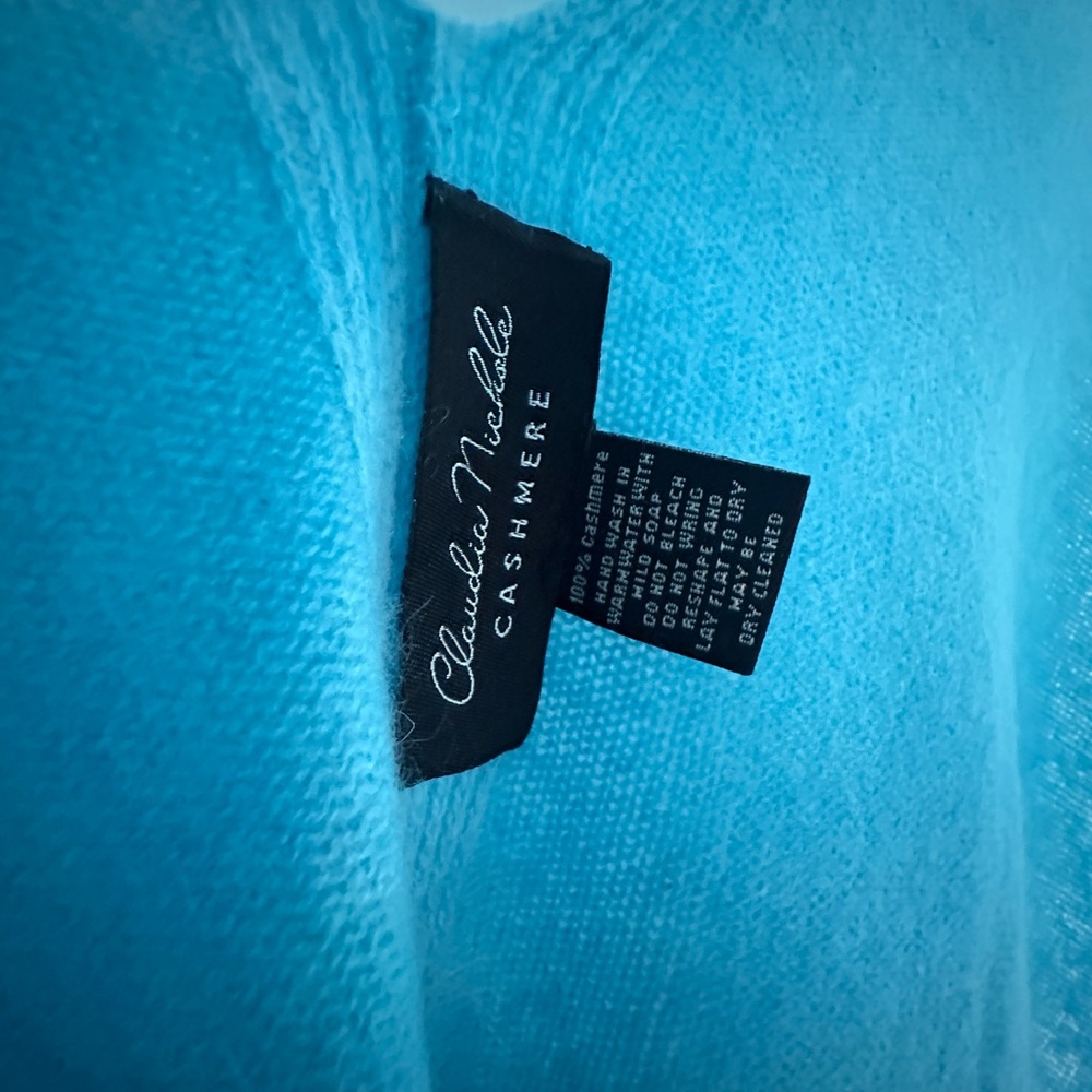 Cashmere wrap - Picture 2 of 2